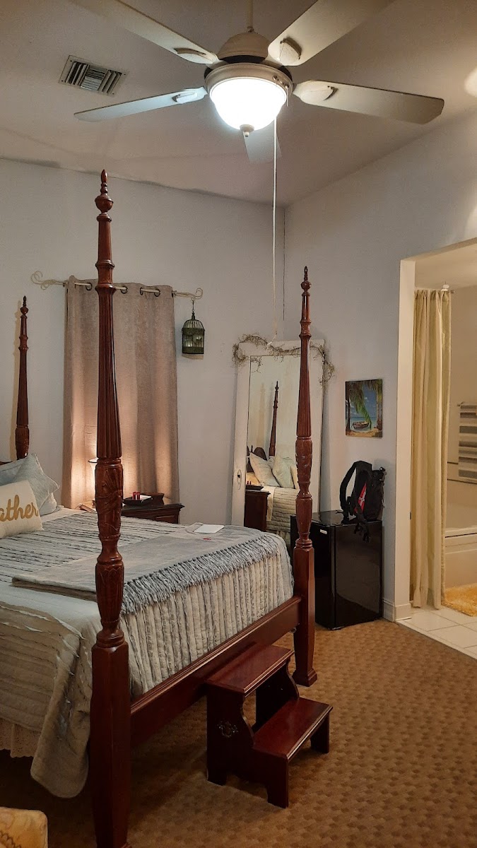 Hotel room photo 6