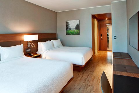 Hotel room photo 2