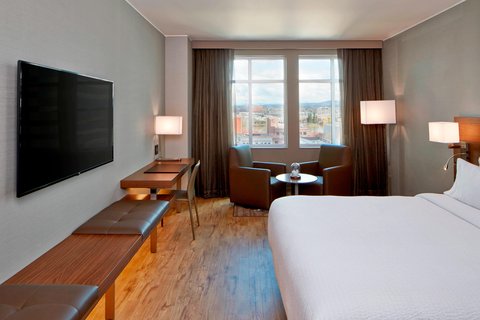 Hotel room photo 4