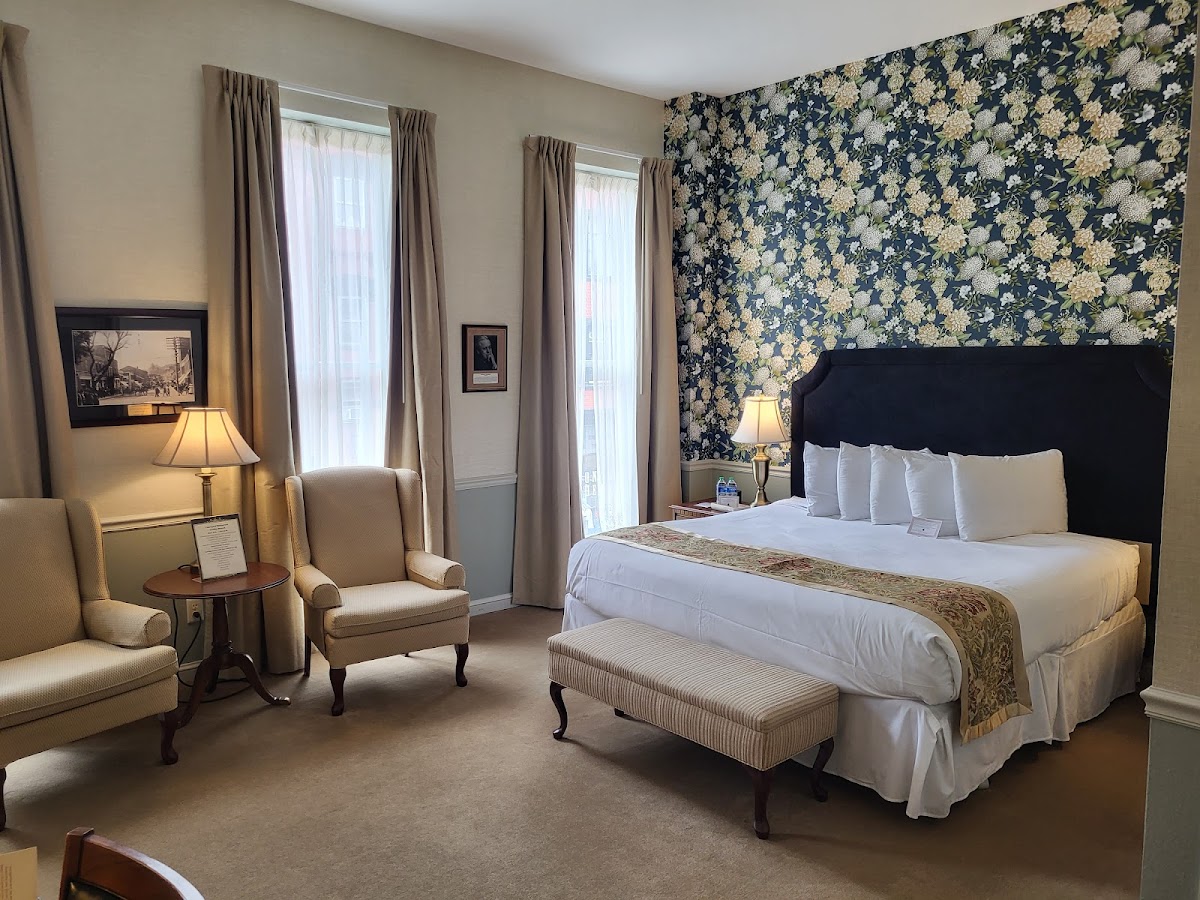 DeSoto House Hotel Photo 2