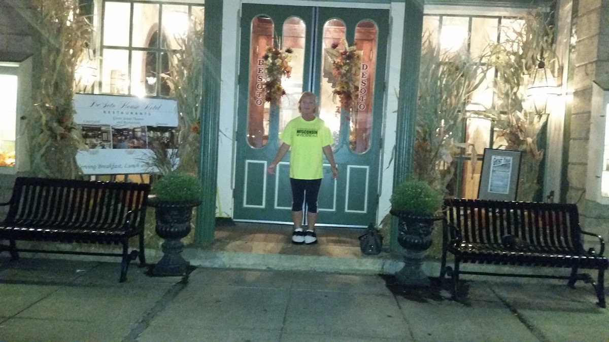 DeSoto House Hotel Photo 6