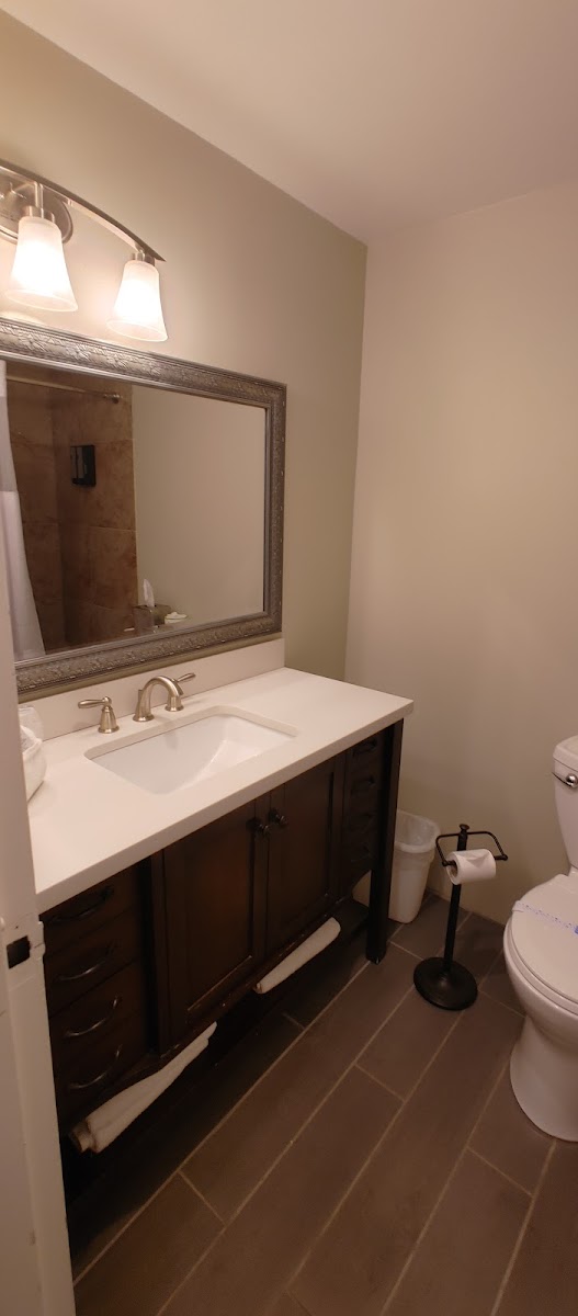 Hotel room photo 9