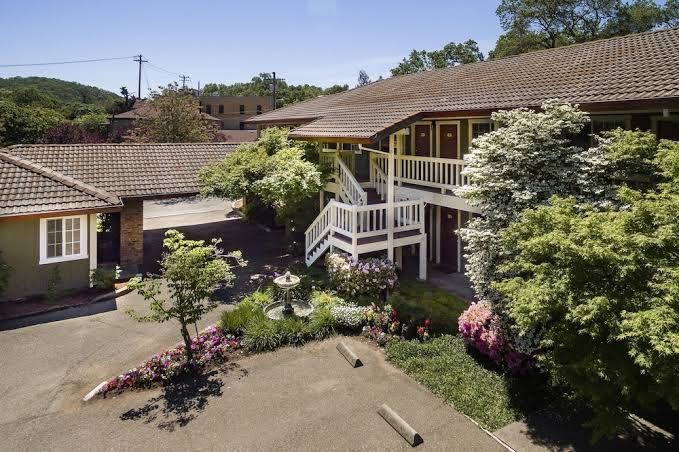 The Jack London Lodge Photo 9