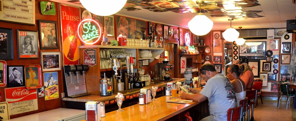 Greunke's First Street Inn & Dining Photo 7