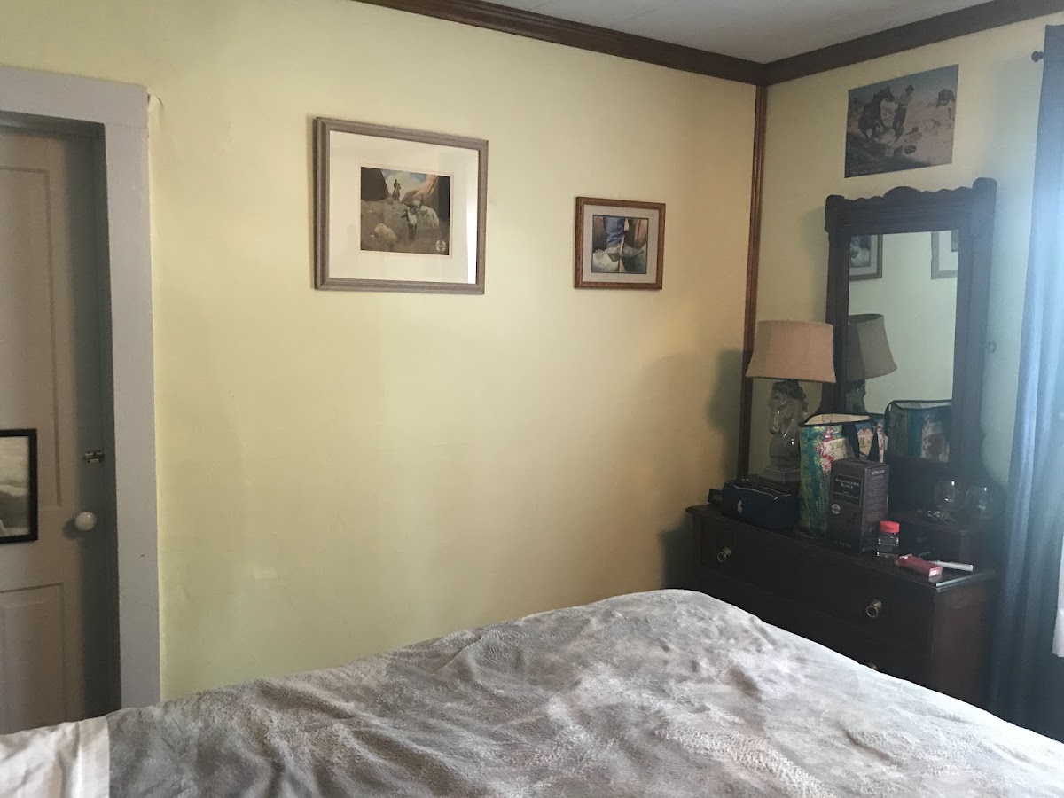 Hotel room photo 7